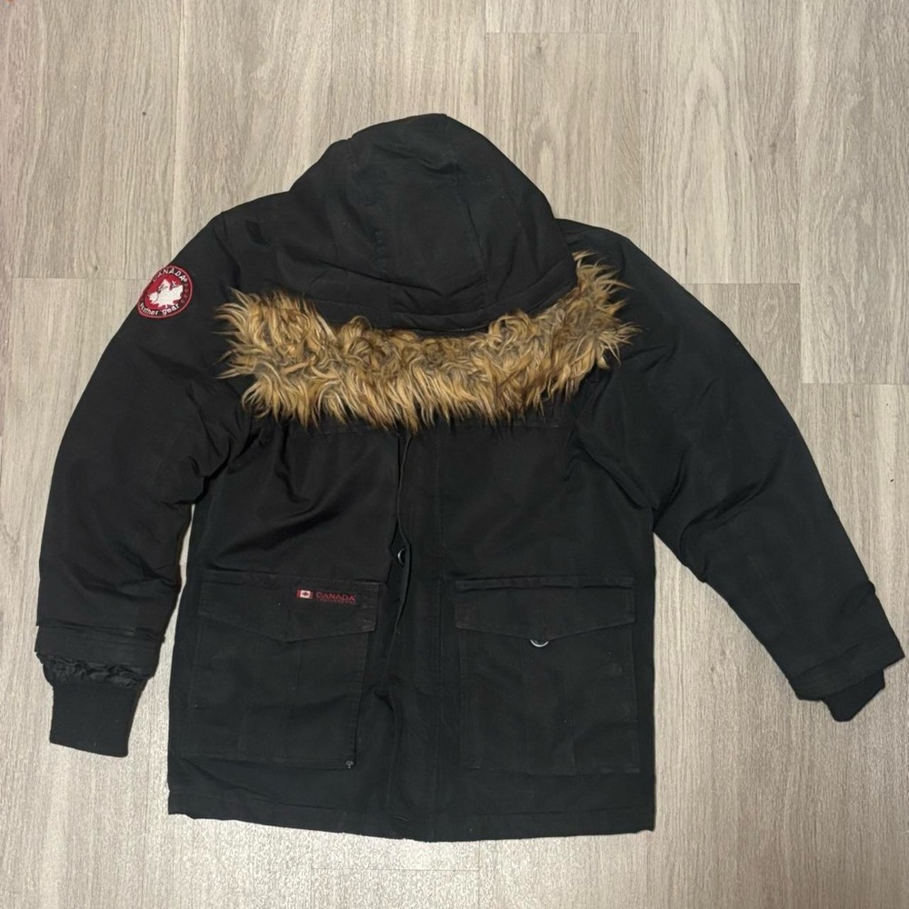 Women's Black Puffer Jacket with Faux Fur Trim
